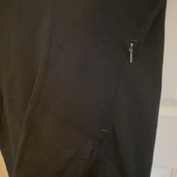 Arc’Teryx women’s black cowl wool t-shirt - Picture 3 of 7